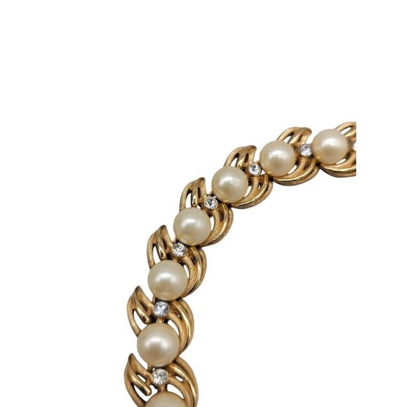 Crown Trifari Faux Pearl Swirl Bracelet 6.5" Gold Tone Setting Rhinestone Accent - Picture 11 of 14